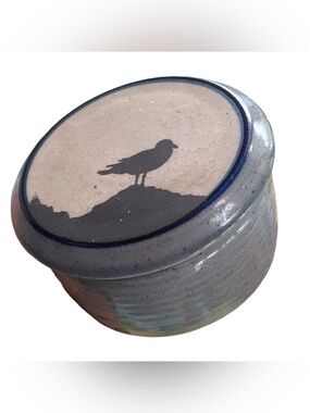 Lone Seagull Silhouette Signed Heavy Hand Turned Pottery Trinket Box Small Pot